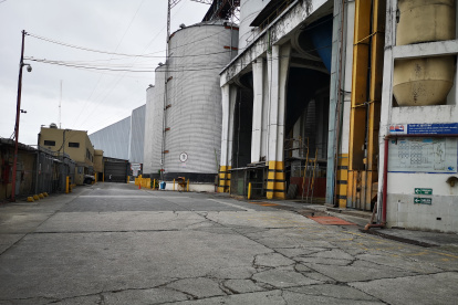 La planta de la empresa está parada. El BIESS la tiene embargada.