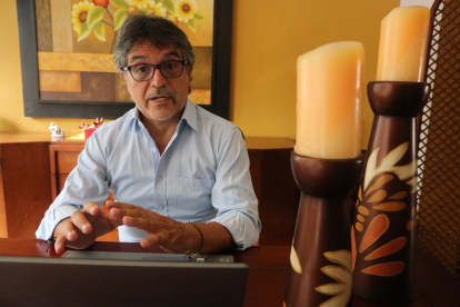 El psicólogo Patricio Cajas ha desarrollado proyectos de formación de derechos humanos; derechos de niños, niñas y adolescentes.

Agencia (ag-extra)