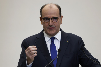 Francia limitará más drásticamente las entradas al país por la covid.