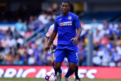 Brayan Angulo entró al cambio en el partido ante Querétaro.