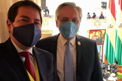 El candidato Andrés Arauz se encontró con el presidente Alberto Fernández en la posesión del nuevo presidente de Bolivia.