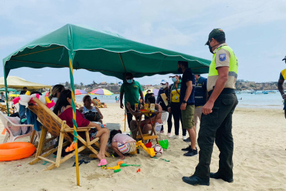 En las playas seguirán los controles de aforo, horarios y consumo de bebidas alcohólicas durante los días de carnaval.