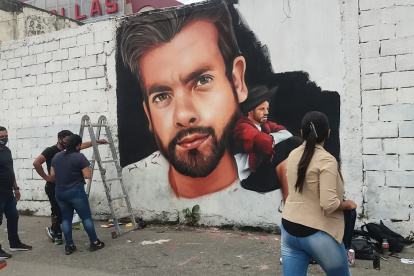Obra. El mural se levanta en el kilómetro 7.5 de la vía a Daule.