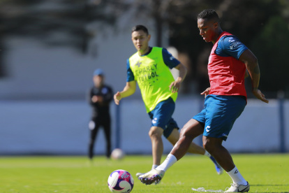 Antonio Valencia ahora destaca en el balompié mexicano.