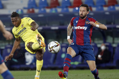 Pervis Estupiñán ingresó al minuto 66. Tuvo un rendimiento aceptable, pero no alcanzó.