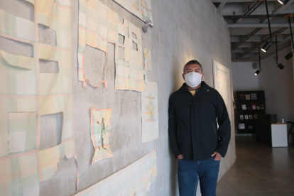 bras a mediana y gran escala conforman la exposición de Vallejo.