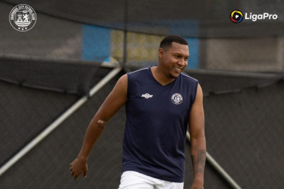 Máximo Banguera, nuevo fichaje de Guayaquil City, será titular hoy ante Barcelona.