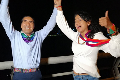 El binomio presidencial del movimiento Pachakutik: Yaku Pérez y Virna Cdeño.