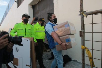 Proceso. La jornada en los centros penitenciarios concluyó a las 17:00. Los votos están bajo custodia militar.