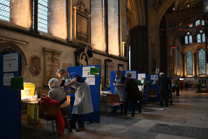 Según los últimos datos oficiales, el conjunto del país ha registrado 18.262 nuevos positivos en 24 horas y 828 fallecimientos por el virus, que elevan el total de muertes a 112.192 desde el inicio de la pandemia.