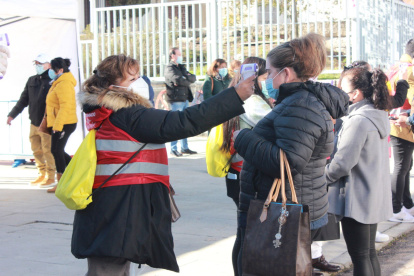 En España se receptaron las votaciones bajo todas las medidas de bioseguridad.