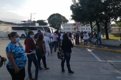 Pese a las recomendaciones las filas no han podido evitarse.