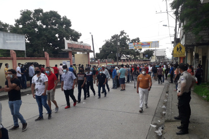 Así permanece el colegio Ecuador Amazónico, en el cantón, en este momento.