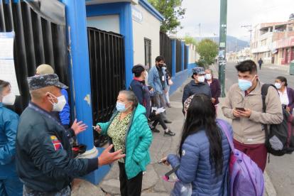 Confusiones y consultas a los uniformados por parte de los votantes