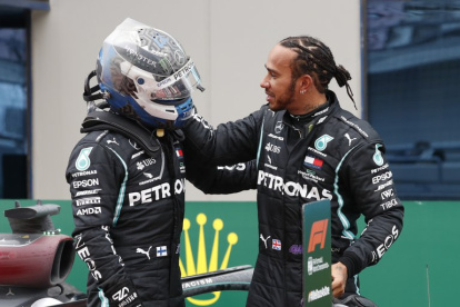 Pedido. Hamilton estaría solicitando que Bottas siga siendo su compañero de equipo.