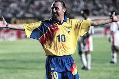 Álex Aguinaga, un símbolo del fútbol ecuatoriano.
