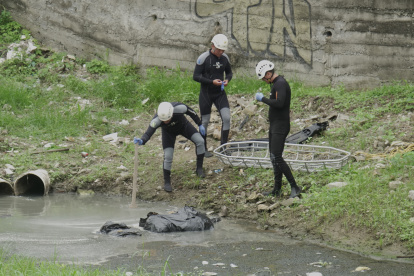 Momento en el que encontraron el cuerpo del fallecido.