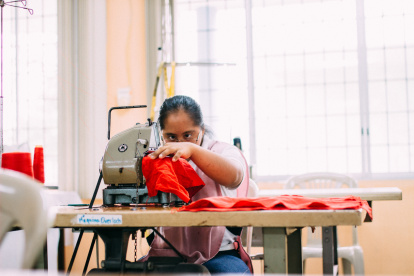 En esta foto de archivo vemos el trabajo de reinserción que realiza la entidad con las personas que atiende.