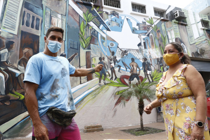 MERCADO ARTESANAL DEL LADO DE LA CALLE LOJA SE EXHIBEN LOS NUEVOS MURALES QUE ENGALAN DICHO MERCADO/JIMMY NEGRETE/GUAYAQUIL-ECUADOR