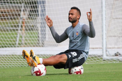 El ecuatoriano Jordan Sierra jugó unos minutos en los cuartos de final del Mundial. Espera su oportunidad ante el Bayern