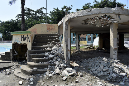 hogar. El sitio a veces huele mal, puesto que es usado como baño público.