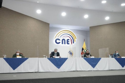Procedimiento. El pleno del CNE se instaló ayer en audiencia pública de escrutinios para conocer resultados.