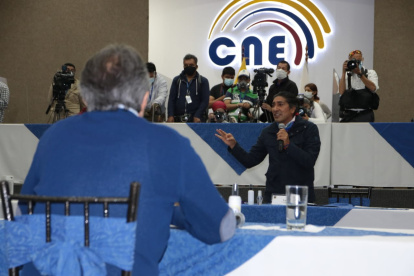 Lasso y Pérez se reunieron este 12 de febrero en el auditorio del Consejo Nacional Electoral.