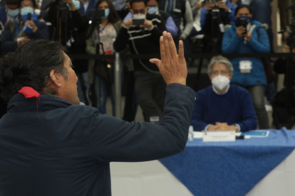 ¿Enemigos? Guillermo Lasso propuso tener una relación política personal. Yaku Pérez respondió que la amistad requiere confianza, y que no es el caso.