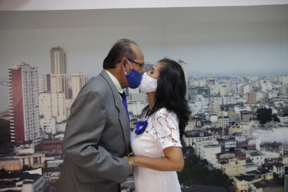 Néstor Romero y Rita Chacón quienes se casaron en los primeros días de febrero de 2021.