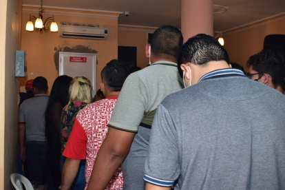 La Policía Nacional intervino una fiesta clandestina en el sur de Guayaquil.