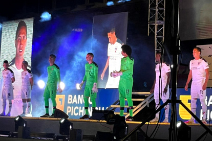 Los universitarios presentaron a los jugadores con los que disputarán el torneo local y la Copa Libertadores.