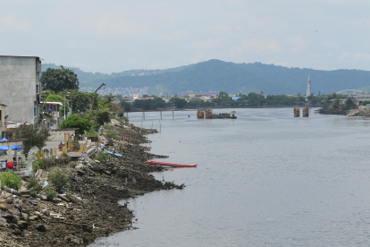 ño 2021. A diferencia del feriado de 2020, en esos mismos sitios que dieron cabida a los desfiles por tierra y agua, hubo solo calma.
