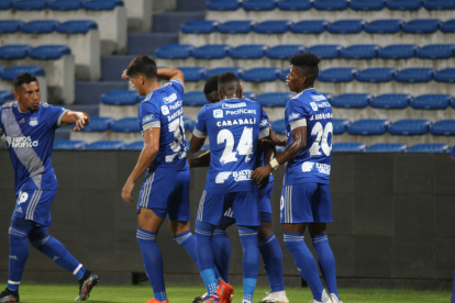 Los futbolistas del Bombillo festejaron su primera victoria de la temporada contra el Manta FC. El primer duelo del 2021 acabó igualado 0-0 contra Técnico Universitario.
