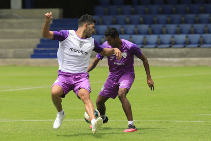 Brian Montenegro es uno de los tres fichajes que hizo Independiente del Valle para la temporada 2021 de LigaPro. El cuadro rayado apostó por ascender a juveniles.