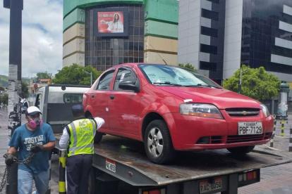 Hoy iniciaron los operativos para controlar que se respeten las normas del "Hoy no circula".