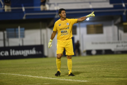 Nelson Bernal, el golero que había dejado el fútbol, pero volvió debido a la pandemia.