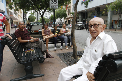 El nonagenario es leyenda en la urbe porteña.