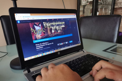 El Bazar de reliquias y antigüedades acoje a miles de jovenes que se divierten mientras aprenden historia