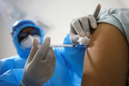 Brasil identifica 204 casos con variantes brasileña y británica de la covid.