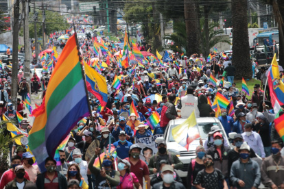 Movilización. Antes de objetar los resultados electorales, Yaku Pérez encabezó una marcha que partió desde el sur de Quito y llegó hasta el CNE.