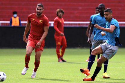 José Francisco Cevallos (d) marcó uno de los goles de la Tri en la victoria sobre Aucas.