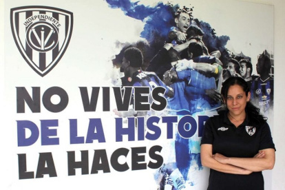 Wendy Montiel, es la doctora del equipo de fútbol de Sangolquí.