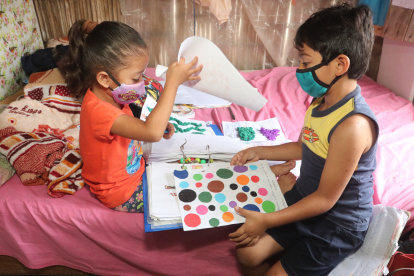 Desde la pandemia, los niño estudian desde casa. Muchos no cuentan con las herramientas necesarias para el proceso de enseñanza y aprendizaje.