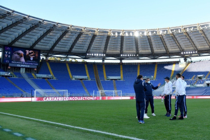 Los integrantes de la Lazio esperaron en el Olímpico de Roma, pero el rival nunca llegó.