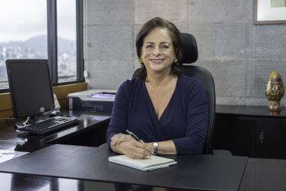 La ministra de Educación de Ecuador, Montserrat Creamer, no espera un regreso completo a las aulas este 2021 debido a la pandemia.