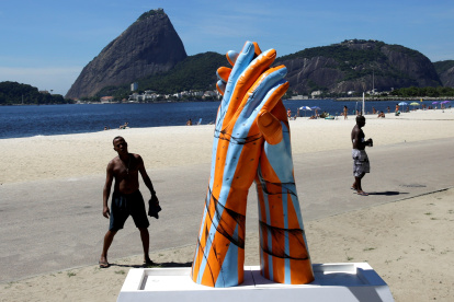 La gigantescas y coloridas obras han llamado la atención de miles de cariocas y turistas, y se han convertido en escenario para fotografías y selfies que inundan las redes sociales.