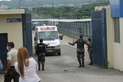 Operativo. La Policía tuvo que intervenir para que se retome el control de los cuatro centros carcelarios.