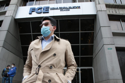 Diligencia. Alejandro Rodas convocó a la prensa para informar que se había iniciado una investigación previa al contralor subrogante Pablo Celi.