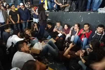 En octubre de 2019, un grupo de periodistas fue retenido en contra de su voluntad.