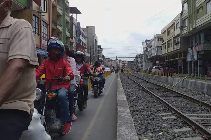 Uso indebido. Los ciclistas reclaman que la ruta sea utilizada por motorizados. La queja se incrementa debido a la falta de control y de sanciones contra los infractores.
